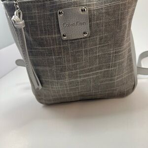 Calvin Klein Textured Gray/silver crossbody purse